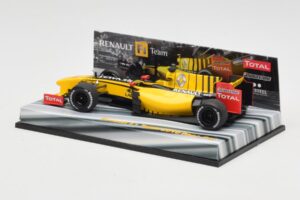 Renault R30 #11 R. Kubica Race Car 2010 Minichamps 1:43 403100081 Pressofusione — immagine 3 di 6