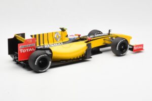 Renault F1 Team R30 #11 V. Petrov Showcar F1 2010 Minichamps 1:18 150100082 Pressofusione — immagine 2 di 6