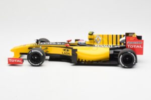 Renault F1 Team R30 #11 V. Petrov Showcar F1 2010 Minichamps 1:18 150100082 Pressofusione — immagine 3 di 6