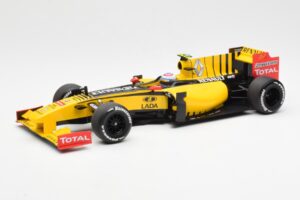 Renault F1 Team R30 #11 V. Petrov Showcar F1 2010 Minichamps 1:18 150100082 Pressofusione