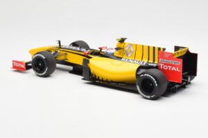 Renault F1 Team R30 #11 V. Petrov Showcar F1 2010 Minichamps 1:18 150100082 Pressofusione — immagine 5 di 6