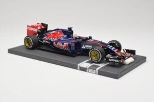 Scuderia Toro Rosso STR10 Renault #33 M. Verstappen Australian GP 2015 Minichamps 1:18 117150033 Resina — immagine 4 di 7
