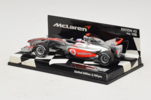 Vodafone McLaren Mercedes MP4-25 J. Button F1 Showcar 2010 Minichamps 1:43 530104371 Pressofusione — immagine 3 di 5