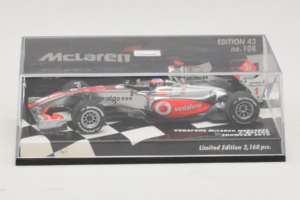 Vodafone McLaren Mercedes MP4-25 J. Button F1 Showcar 2010 Minichamps 1:43 530104371 Pressofusione — immagine 5 di 5