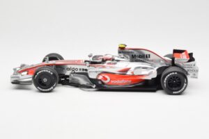 McLaren MP4-23 Mercedes #23 H. Kovalainen 2008 Minichamps 1:18 530081823 Pressofusione — immagine 3 di 6