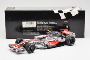 McLaren MP4-23 Mercedes #23 H. Kovalainen 2008 Minichamps 1:18 530081823 Pressofusione — immagine 6 di 6