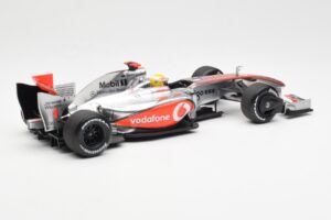McLaren MP4-24 #1 L. Hamilton 2009 Dealer Edition Minichamps 1:18 503091801 Pressofusione — immagine 2 di 6