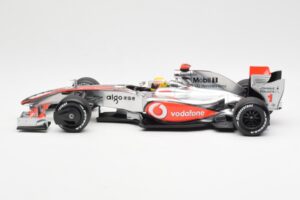 McLaren MP4-24 #1 L. Hamilton 2009 Dealer Edition Minichamps 1:18 503091801 Pressofusione — immagine 3 di 6
