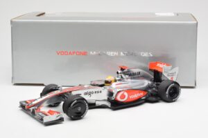 McLaren MP4-24 #1 L. Hamilton 2009 Dealer Edition Minichamps 1:18 503091801 Pressofusione — immagine 6 di 6