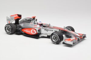McLaren MP4-25 Vodafone #1 J. Button F1 2010 Minichamps 1:18 530101871-R1 Pressofusione — immagine 4 di 7