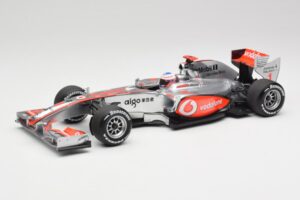 McLaren MP4-25 Vodafone #1 J. Button F1 2010 Minichamps 1:18 530101871-R1 Pressofusione