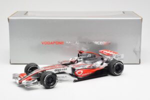 McLaren MP4-22 Mercedes #1 F. Alonso Presentation Valencia 2007 Minichamps 1:18 538071871 Pressofusione — immagine 6 di 6