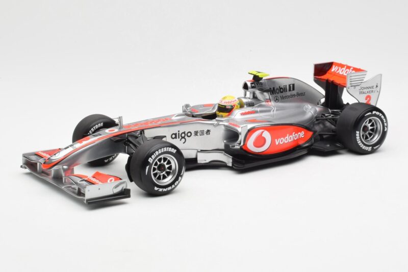 Vodafone McLaren Mercedes MP4-25 #3 L. Hamilton F1 Showcar 2010 Minichamps 1:18 530101872 Pressofusione