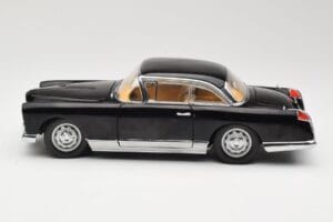 Facel Vega HK500 Nero Sun Star 1:18 3751 Pressofusione — immagine 4 di 8