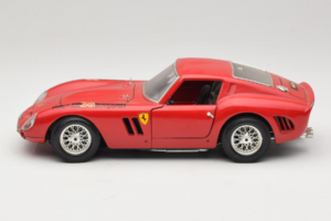 Ferrari 250 GTO Rosso Bburago 1:18 B003 Pressofusione — immagine 4 di 8