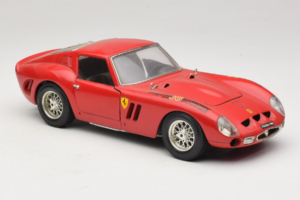 Ferrari 250 GTO Rosso Bburago 1:18 B003 Pressofusione — immagine 6 di 8