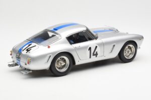 Ferrari 250 GT SWB #14 P. Noblet / J. Guichet Team Noblet 3rd Place 24 Hours of Le Mans 1961 CMC 1:18 M-079 Pressofusione — immagine 2 di 6