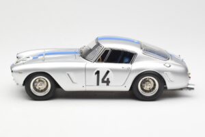 Ferrari 250 GT SWB #14 P. Noblet / J. Guichet Team Noblet 3rd Place 24 Hours of Le Mans 1961 CMC 1:18 M-079 Pressofusione — immagine 3 di 6