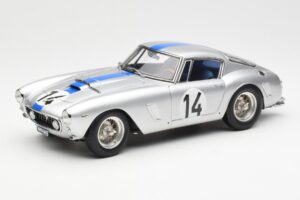 Ferrari 250 GT SWB #14 P. Noblet / J. Guichet Team Noblet 3rd Place 24 Hours of Le Mans 1961 CMC 1:18 M-079 Pressofusione