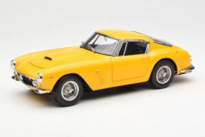 Ferrari 250 GT SWB Giallo CMC 1:18 M-054 Pressofusione