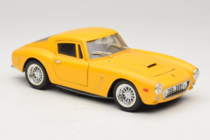 Ferrari 250 GT Berlinetta Giallo Jouef Evolution 1:18 301200 Pressofusione — immagine 6 di 8