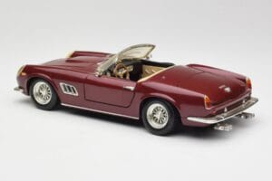 Ferrari 250 GT California Rosso Hot Wheels 1:18 3401158 Pressofusione — immagine 7 di 8