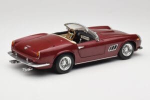 Ferrari 250 GT California Spider LWB Rosso Bordeaux Hot Wheels 1:18 25727 Pressofusione — immagine 3 di 8