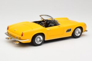 Ferrari 250 GT California Spider Giallo Hot Wheels 1:18 23905 Pressofusione — immagine 3 di 8
