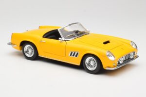 Ferrari 250 GT California Spider Giallo Hot Wheels 1:18 23905 Pressofusione — immagine 6 di 8