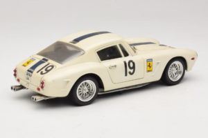 Ferrari 250 GT SWB Berlinette #19 Tour de France Automobile 1961 Eagles Race 1:18 6500 Pressofusione — immagine 3 di 8