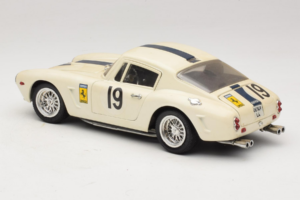 Ferrari 250 GT SWB Berlinette #19 Tour de France Automobile 1961 Eagles Race 1:18 6500 Pressofusione — immagine 7 di 8