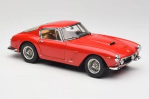 Ferrari 250 GT SWB Rosso CMC 1:18 M-046 Pressofusione — immagine 4 di 6