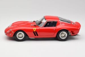 Ferrari 250 GTO London Show Rosso CMC 1:18 M-256 Pressofusione — immagine 3 di 6