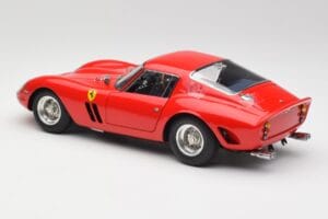 Ferrari 250 GTO London Show Rosso CMC 1:18 M-256 Pressofusione — immagine 5 di 6
