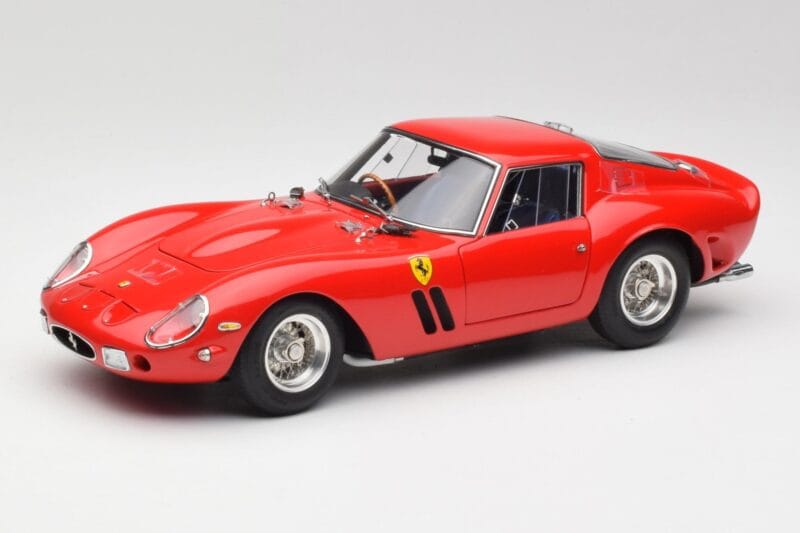 Ferrari 250 GTO London Show Rosso CMC 1:18 M-256 Pressofusione