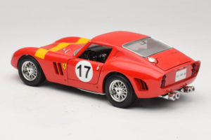 Ferrari 250 GTO #17 Bburago Sammlerborse Rosso Bburago 1:18 3007-P1 Pressofusione — immagine 7 di 8