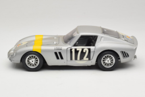 Ferrari 250 GTO #172 L. Bianchi / G. Berger Tour de France 1962 Argento Edizione Limitata Bburago 1:18 3011-S1 Pressofusione — immagine 4 di 8