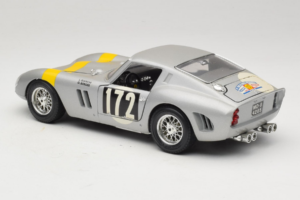 Ferrari 250 GTO #172 L. Bianchi / G. Berger Tour de France 1962 Argento Edizione Limitata Bburago 1:18 3011-S1 Pressofusione — immagine 7 di 8