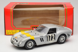 Ferrari 250 GTO #172 L. Bianchi / G. Berger Tour de France 1962 Argento Edizione Limitata Bburago 1:18 3011-S1 Pressofusione — immagine 8 di 8