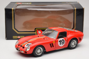 Ferrari 250 GTO #19 Rosso Strisce 1962 Bburago 1:18 3011-P3 Pressofusione — immagine 8 di 8