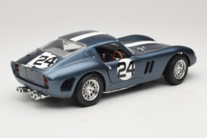 Ferrari 250 GTO #24 Blu Striscia Bianca 1962 Bburago 1:18 3011-B2 Pressofusione — immagine 3 di 8