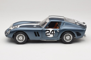 Ferrari 250 GTO #24 Blu Striscia Bianca 1962 Bburago 1:18 3011-B2 Pressofusione — immagine 4 di 8