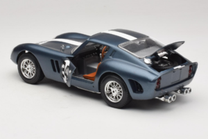 Ferrari 250 GTO #24 Blu Striscia Bianca 1962 Bburago 1:18 3011-B2 Pressofusione — immagine 5 di 8