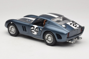 Ferrari 250 GTO #24 Blu Striscia Bianca 1962 Bburago 1:18 3011-B2 Pressofusione — immagine 7 di 8