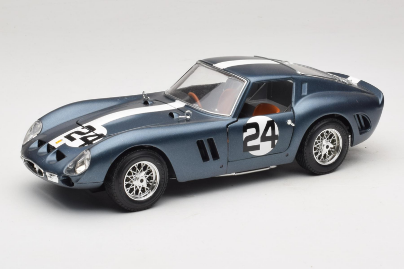 Ferrari 250 GTO #24 Blu Striscia Bianca 1962 Bburago 1:18 3011-B2 Pressofusione