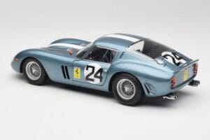 Ferrari 250 GTO #24 P. Rodriguez 12 Hours of Sebring GT3.0 Winner 1962 Kyosho 1:18 08438D Pressofusione — immagine 7 di 8