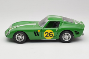 Ferrari 250 GTO #26 Verde Strisce Bianche 1962 Bburago 1:18 3011-G3 Pressofusione — immagine 4 di 8