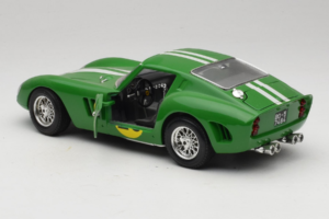 Ferrari 250 GTO #26 Verde Strisce Bianche 1962 Bburago 1:18 3011-G3 Pressofusione — immagine 5 di 8