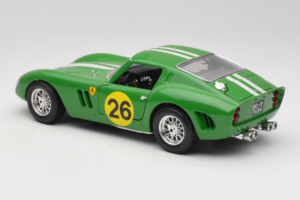 Ferrari 250 GTO #26 Verde Strisce Bianche 1962 Bburago 1:18 3011-G3 Pressofusione — immagine 7 di 8