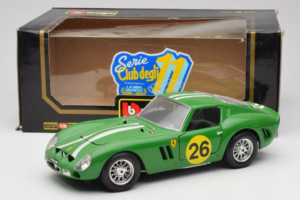 Ferrari 250 GTO #26 Verde Strisce Bianche 1962 Bburago 1:18 3011-G3 Pressofusione — immagine 8 di 8